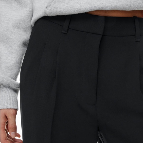 Aritzia the effortless pant, 6 Tall, black crepette. NWT!!!!! Beautiful - Picture 2 of 7